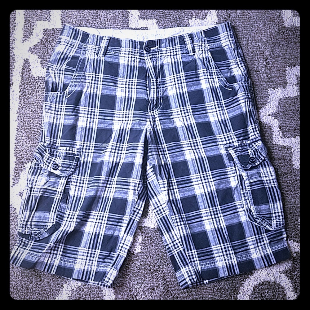 Men's cargo shorts